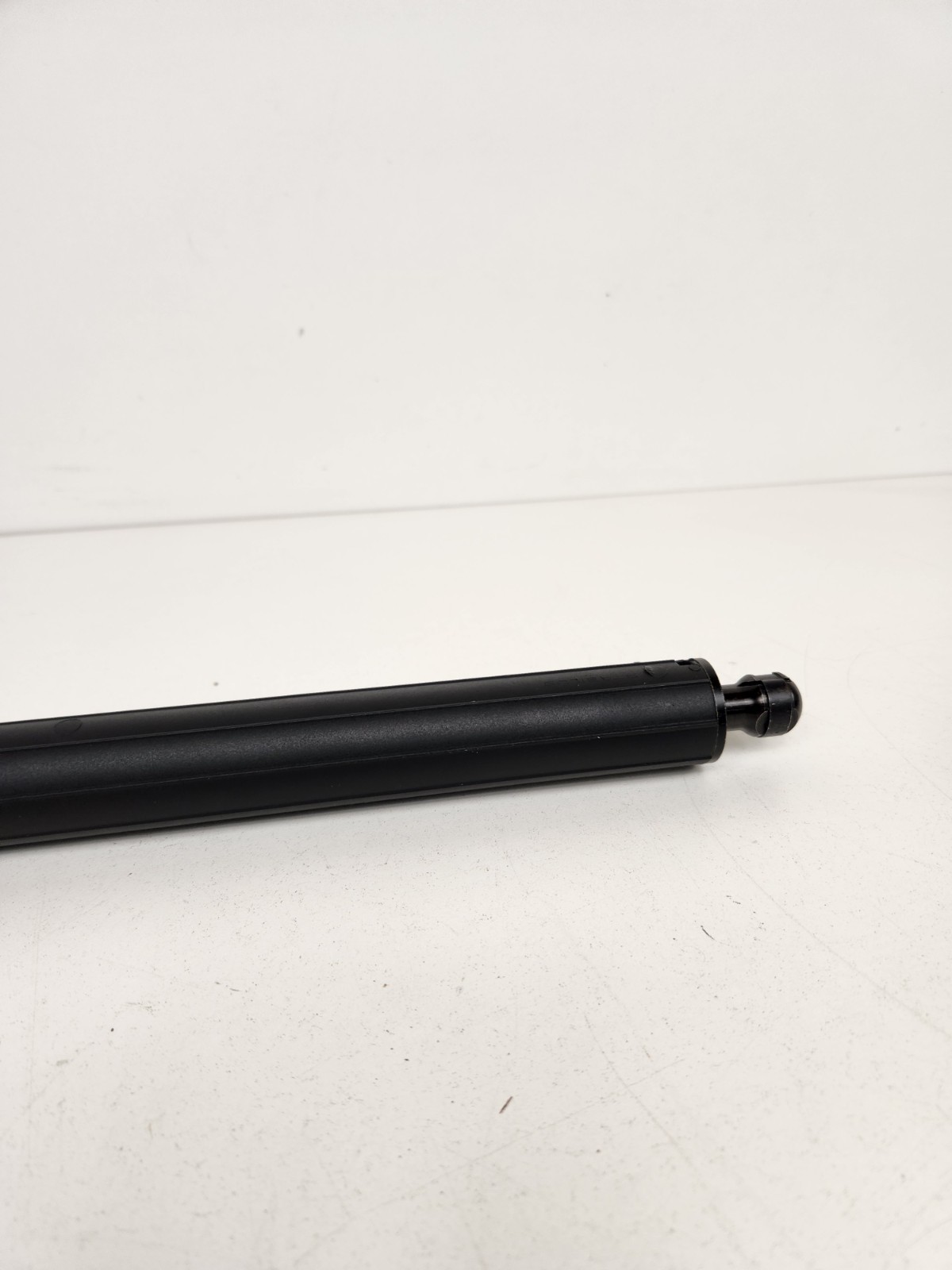 McLaren MP4-12C 2012-2014 Strut assembly