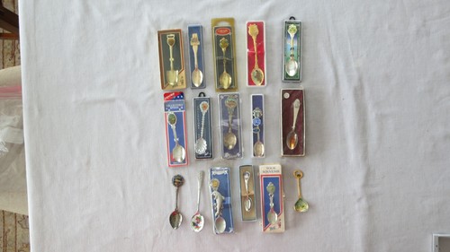 Lot of 16 Miniature Collectors Souvenir Spoons - Afbeelding 2 van 7