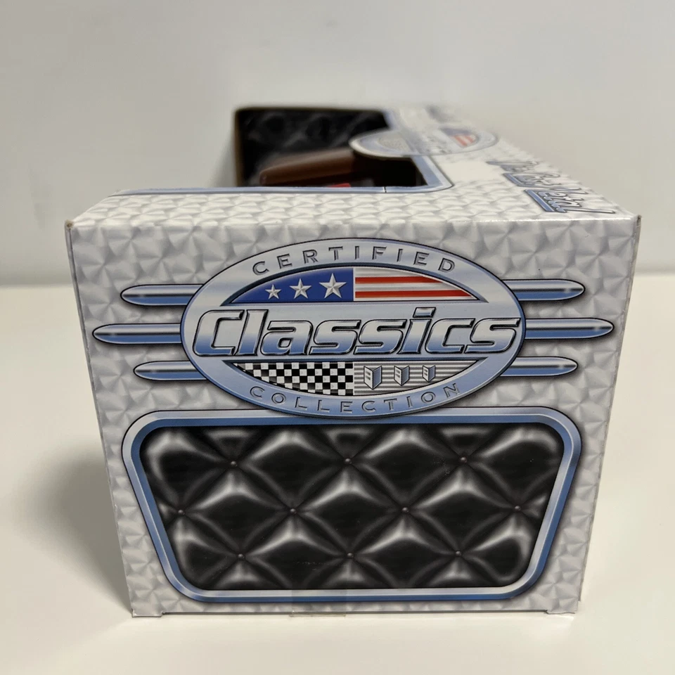 Road Legends- Classics Collection- 1934 Ford Pickup Tow Truck, 1:18 Brown - Image 4 of 4