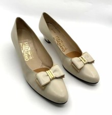 Salvatore Ferragamo Vara Ivory Beige Bow Pumps Shoes size 9 AAA