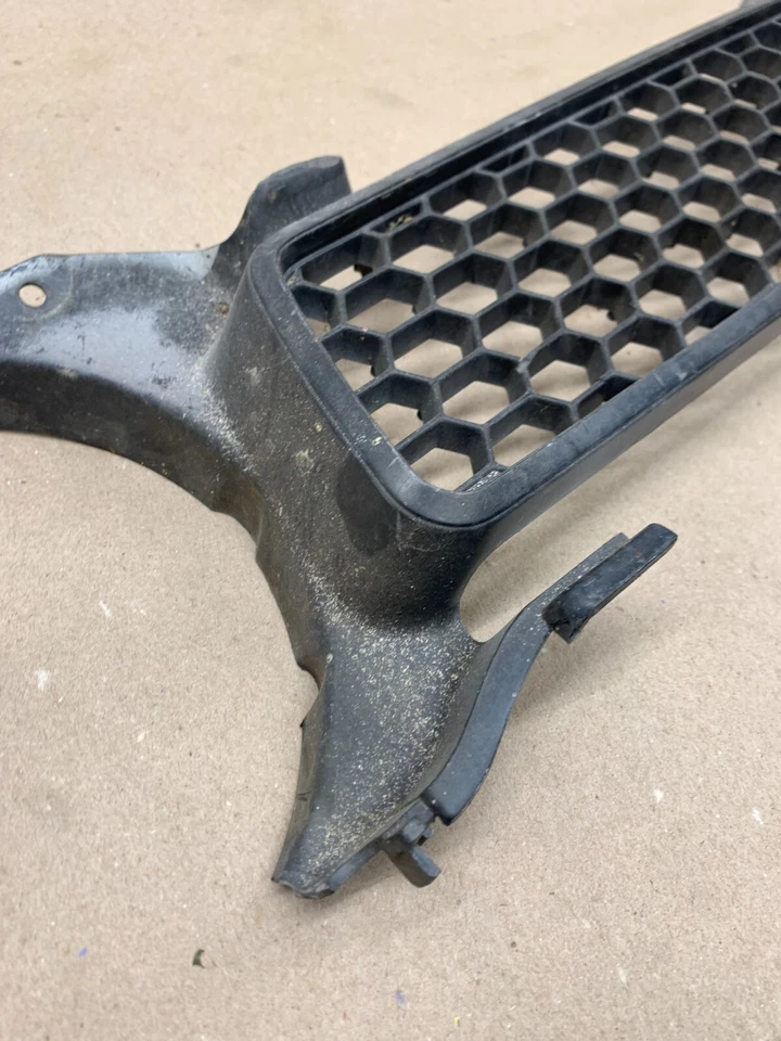 1975-1977 GRILLE HONDA CIVIC 62301-659-010 GRILL SHELL FAROL ACABAMENTO SURROUND - Imagem 2 de 4