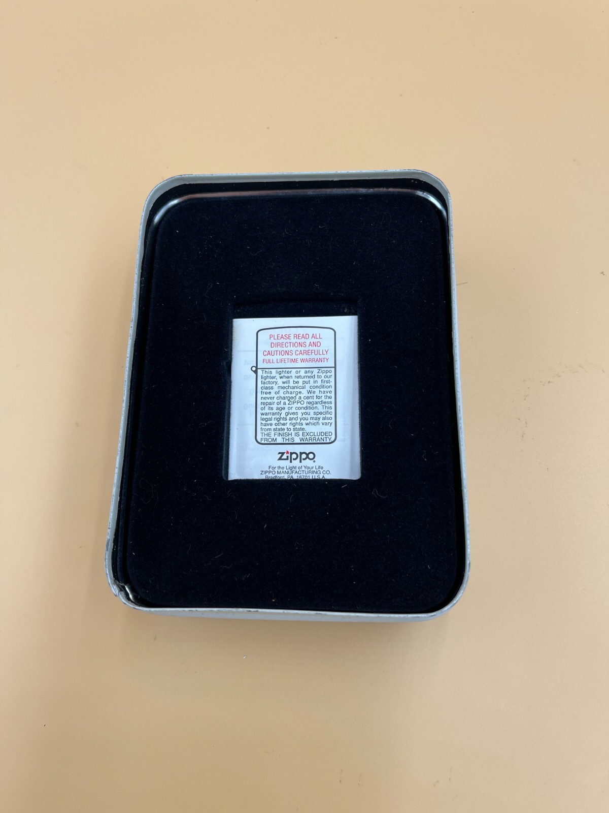 1993 ZIPPO Lighter 1935 VARGA GIRL NEW in Tin Box