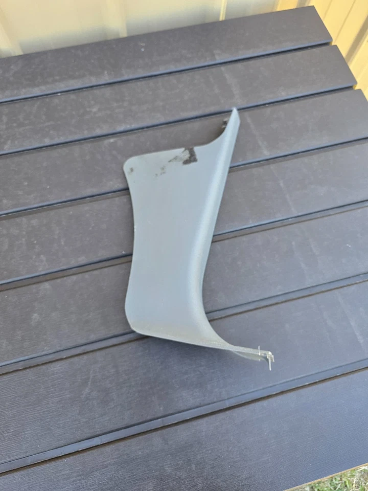 Chrysler Town & Country 2004-2007 moldura capucha moldura moldura derecha OEM 0RS20BD5AE Foto 3 de 4