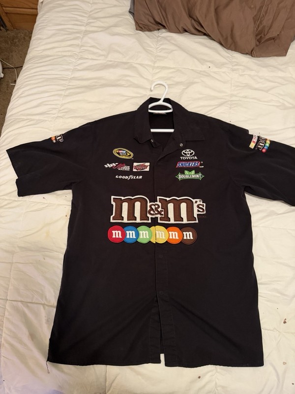 Kyle Busch Chase Authentic Trackside Gear Men’s LG Sprint Cup M&M Toyota JGR
