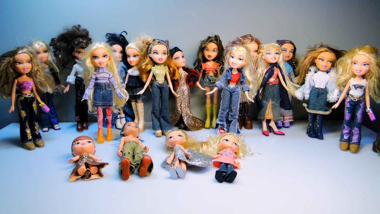 All Dressed W Feet Or Shoes Vintage Doll Lot