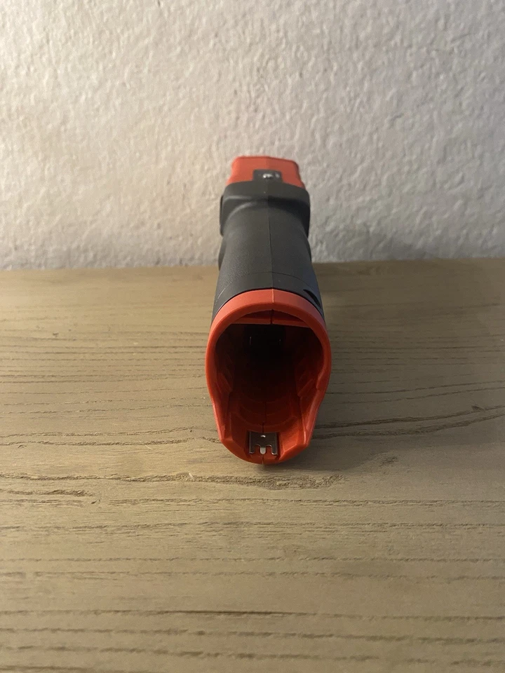 Milwaukee M12 12V Cordless PVC Pipe Cutter (2470-20) – Tool Only - Image 4 of 4