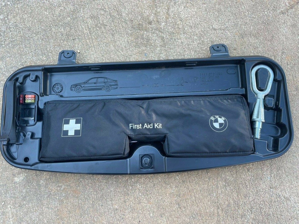 04-10 E65 E66 BMW 530 XI 5 Series First Aid Kit Emergency Trunk
