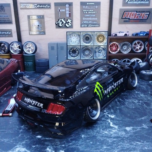 Carrocería pintada Tamiya 1/10 RC Ford Mustang GT4 Monster Energy pintada - Imagen 4 de 6