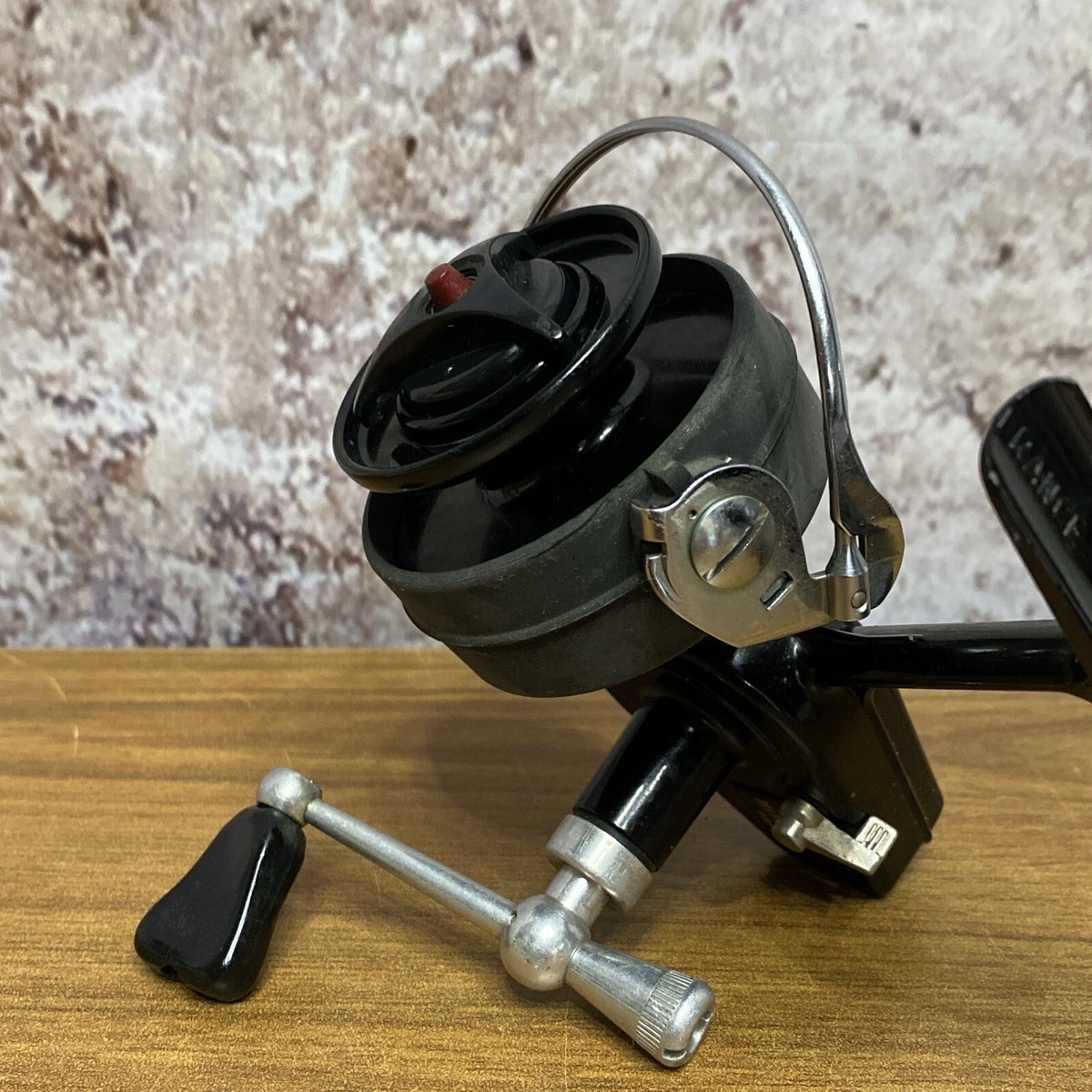 Vintage spinning fishing reel Garcia Mitchell 321 Reel France #4