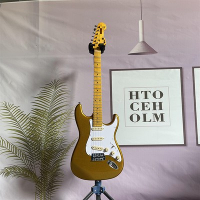 ST Electric Guitar Gold Body Maple Fretboard Tremolo Bridge Chrome Parts 3S