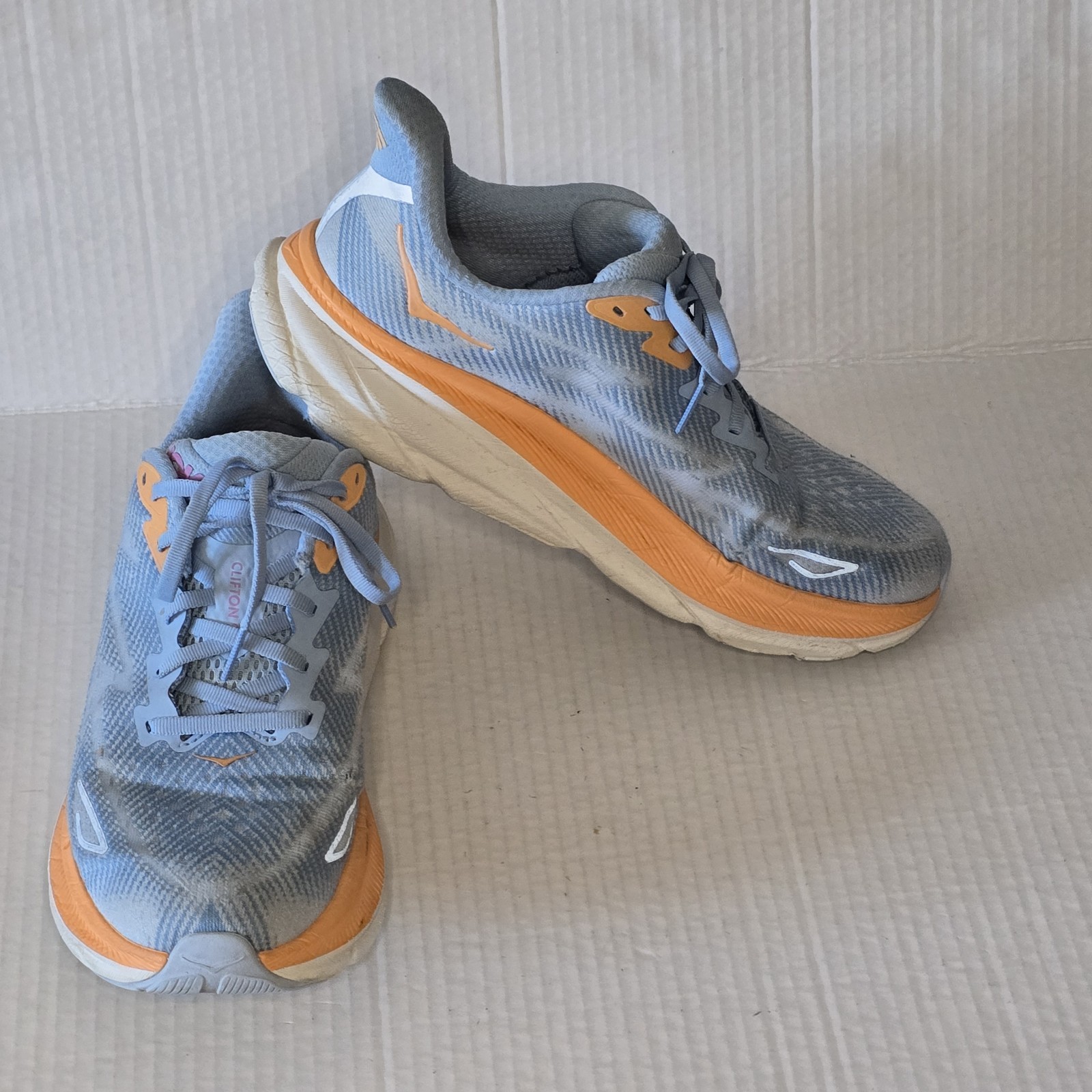 Hoka Clifton 9 Road Running Shoes Women's Size 9.5B Airy Blue Pink Orange thumbnail 4