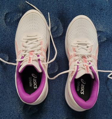 Asics Gel Contend 8 * Gr. 42,5 *wie neu