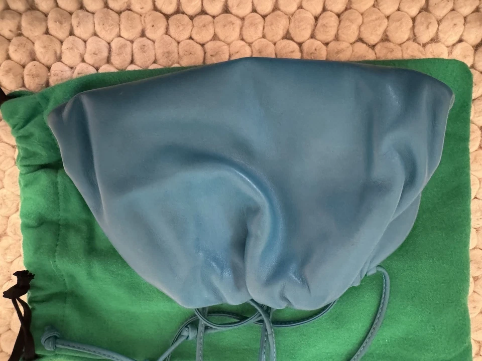 Bottega Veneta The Pouch Leather Mini Foto 3 de 4