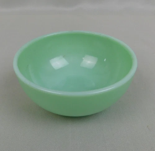 Anchor Hocking Fire King 15 Mint Green Jadeite Milk Glass Chili Bowl #C607