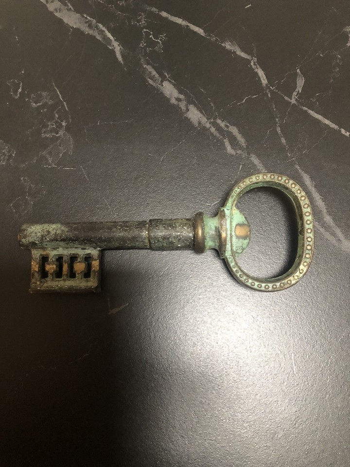 Vintage German Ladies Wine Bottle Key Corkscrew Skeleton Keys Bronze ...