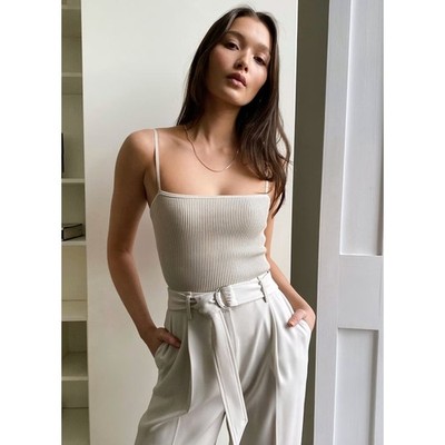 Aritzia Babaton Sculpt Knit Cami Tank Womens XS Beige Ribbed Cropped Basic Chic