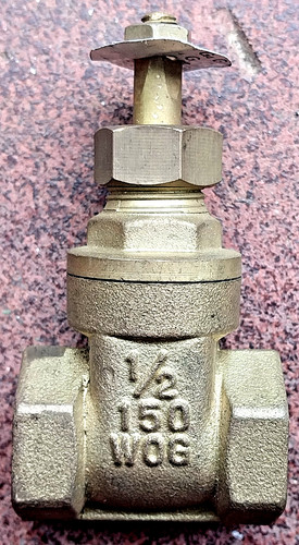 Single 1/2" (1.5") Brass Threaded Gate Valve 150 WOG, B & K Mueller, No Handle