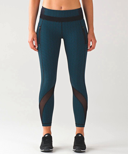 Lululemon Inspire Tight II in Score Jacquard Black Indian Ocean / Black