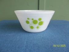 Vintage Federal Glass Mixing Bowl Atomic Dots Lime Green 9"