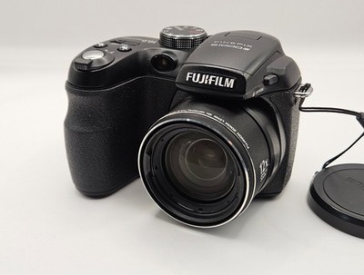 FujiFilm FinePix S1000fd 10.0MP Digitalkamera, schwarz, guter Zustand