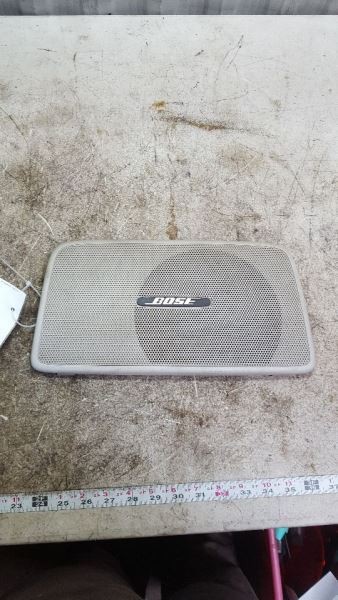 00-04 Maxima Infinity I30 I35 Bose Speaker Subwoofer GRILLE 28174