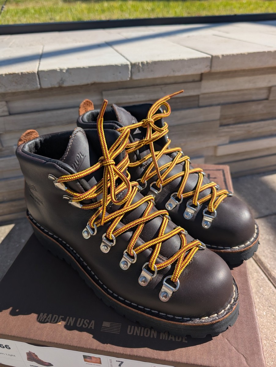 Vintage Danner Leather Lace Up Hiking Boots in Brown -  Size 7 Danner 30800 Mountain Light II Brown Leather Hiking Boots  main image 3