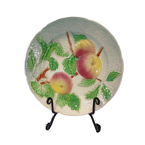 SET OF TWO ANTIQUE VICTORIAN WEDGWOOD MAJOLICA GREEN VINE LEAF