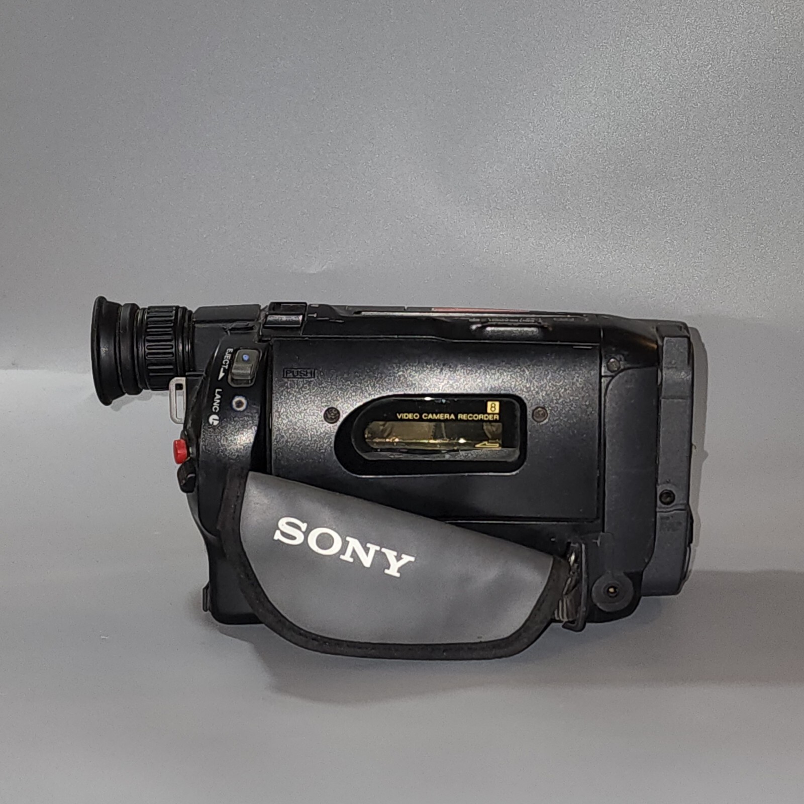 Sony Handycam Vision Video 8 Camera Camcorder (CCDTRV215) FOR PARTS OR