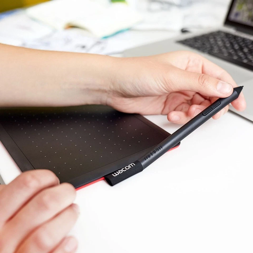 One by Wacom Small Drawing Tablet CTL472 Digital Pen USB for PC Mac Chromebook - Image 4 of 4