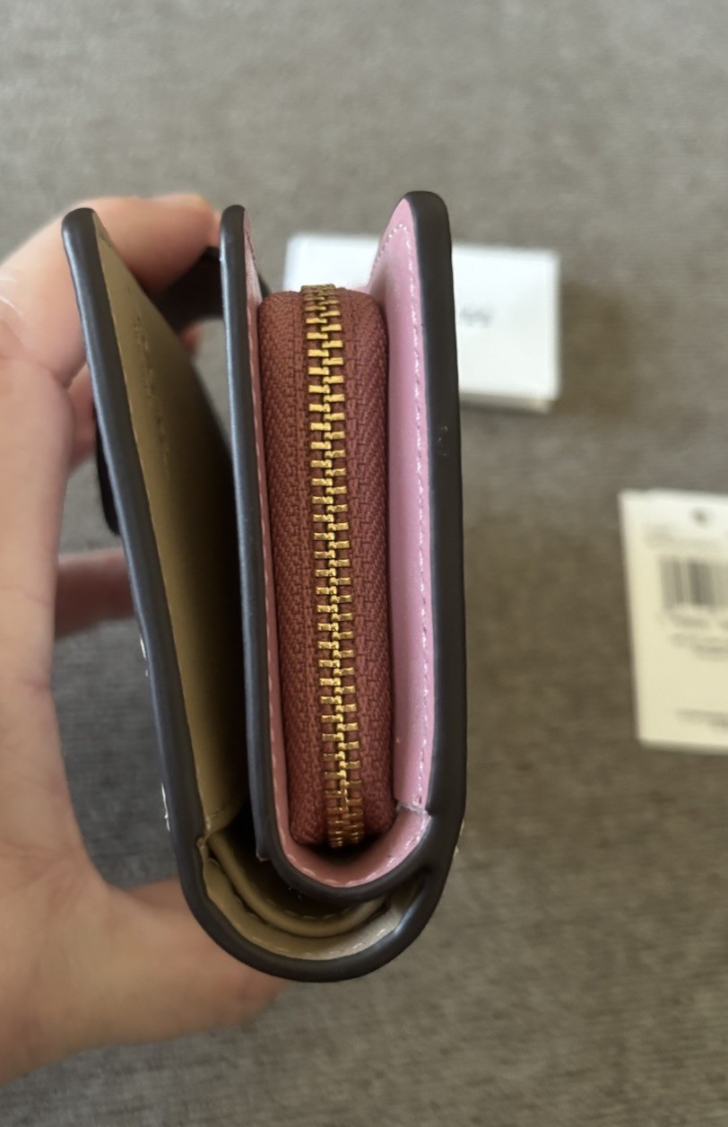 💗🌷COACH Medium Corner Zip Wallet w/Heart Petal Floral Print Chalk (C7652) NWT!