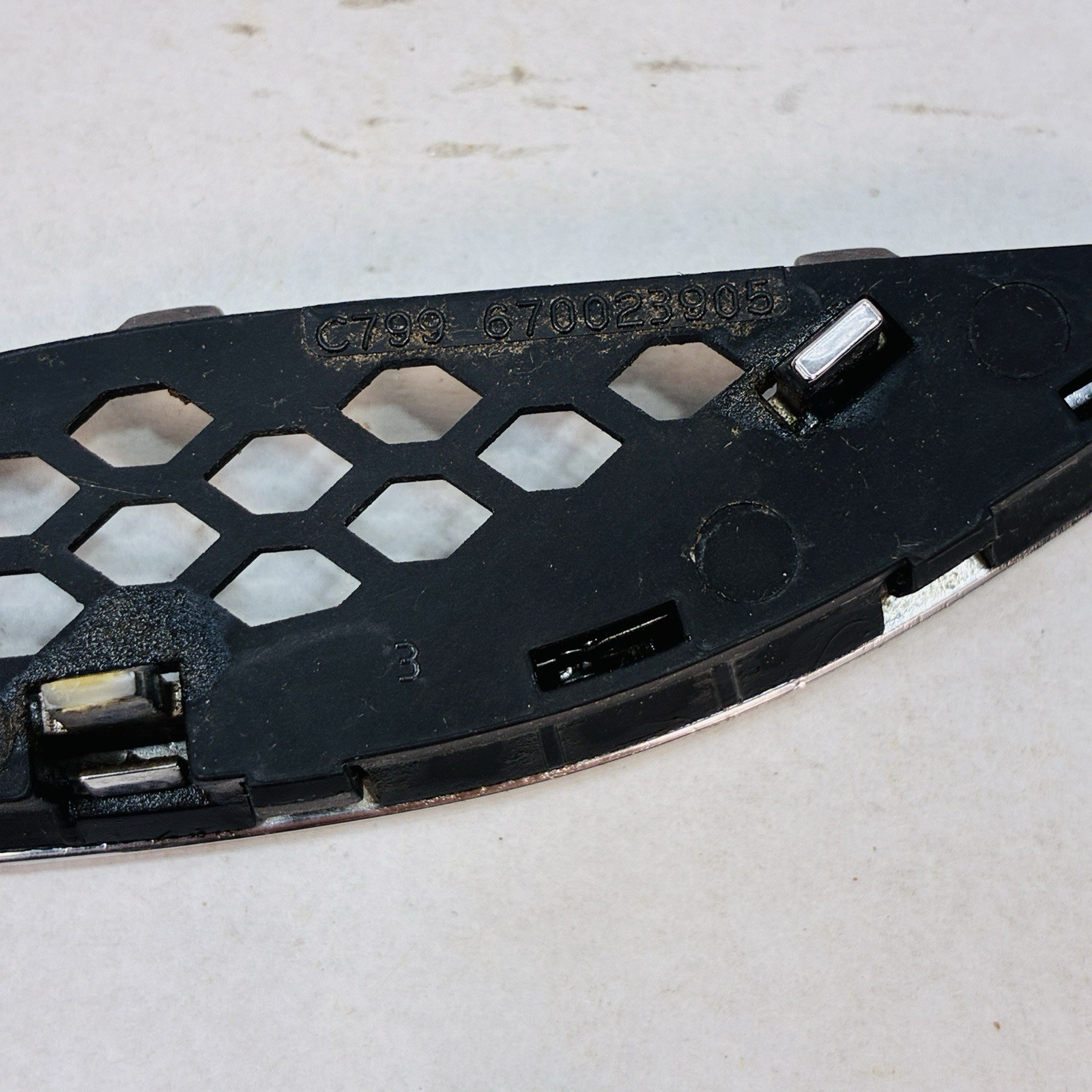 2014-2019 MASERATI GHIBLI SQ4 LEFT DRIVER FRONT FENDER VENT GRILL TRIM x3 OEM