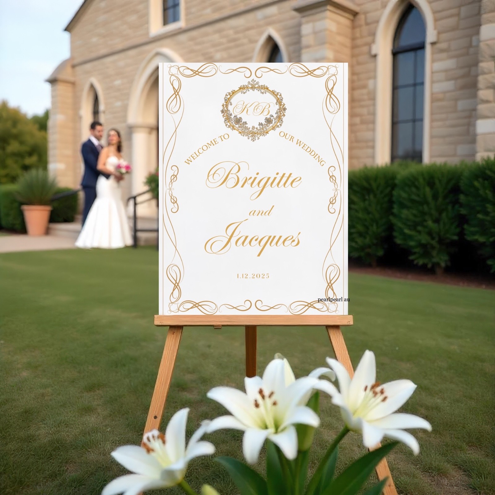 как выглядит Personalised Wedding Welcome sign in Gold, Custom Canva A1 Bridal Frame Signs фото