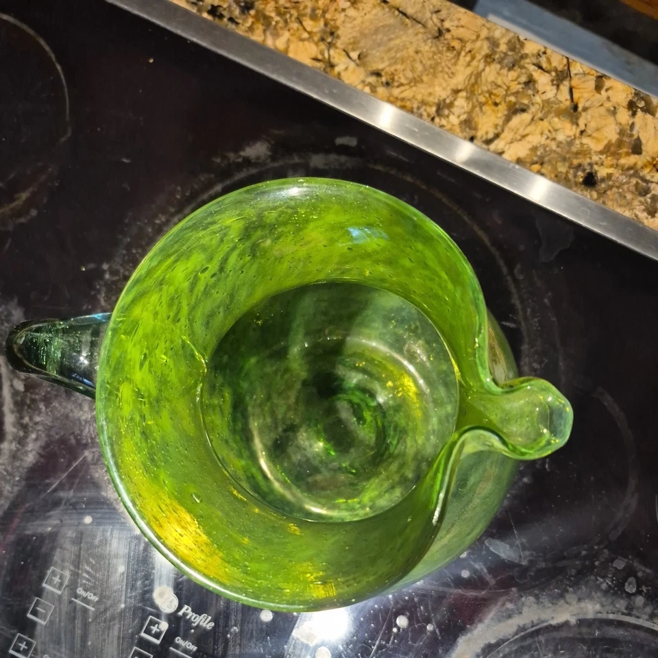 Jarro de servir verde limão soprado à mão Margarita  - Imagem 4 de 4