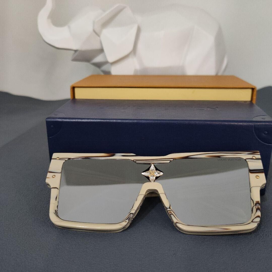 Louis Vuitton Sunglasses LV Waimea L Plastic Accessories Louis Vuitton Sunglasses LV Waimea L Plastic Accessories