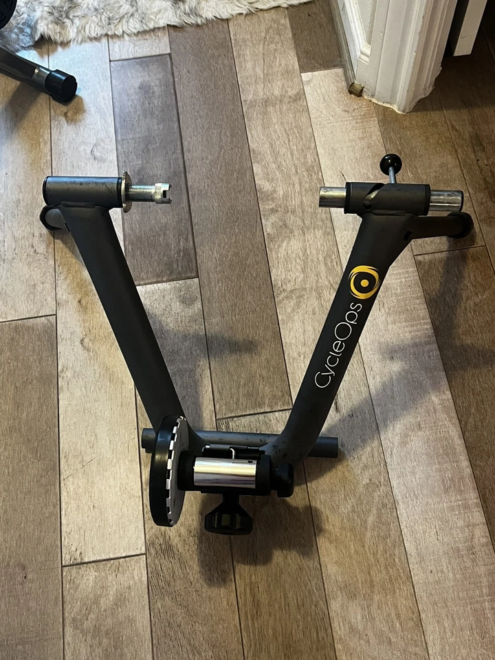 Soporte para bicicleta CycleOPS entrenador interior soporte para bicicleta estacionario. 2 Foto 3 de 4