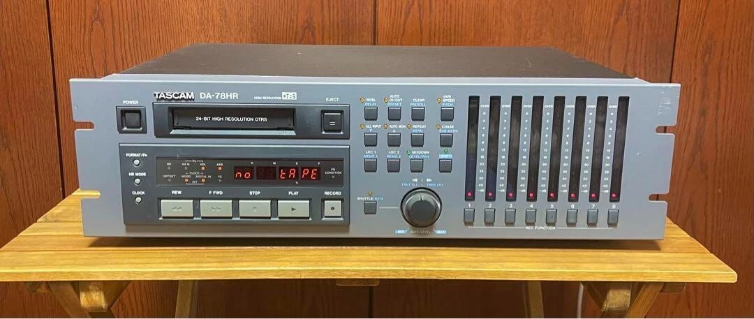 Tascam DA-78HR Multitrack Recorder w/ Hi-8 Tapes, Power Cable Working F/S