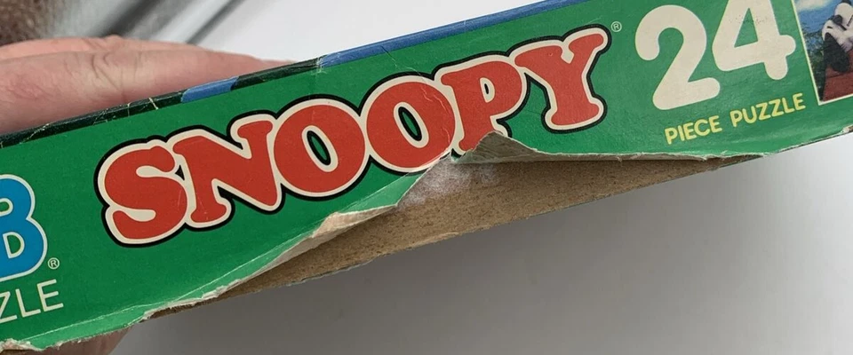 Snoopy Woodstock Jigsaw Puzzle Sun Bathing 24 Piece Milton Bradley 4671-2 Vintag - Image 4 of 4