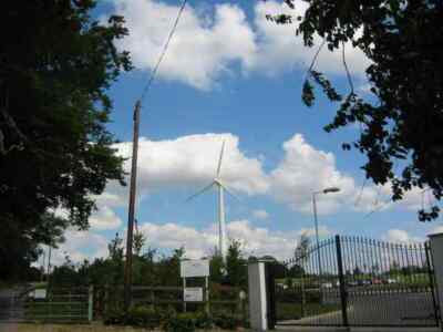 Foto 6x4 Generator in Kings Langley Diese Windkraftanlage versorgt die re c2005