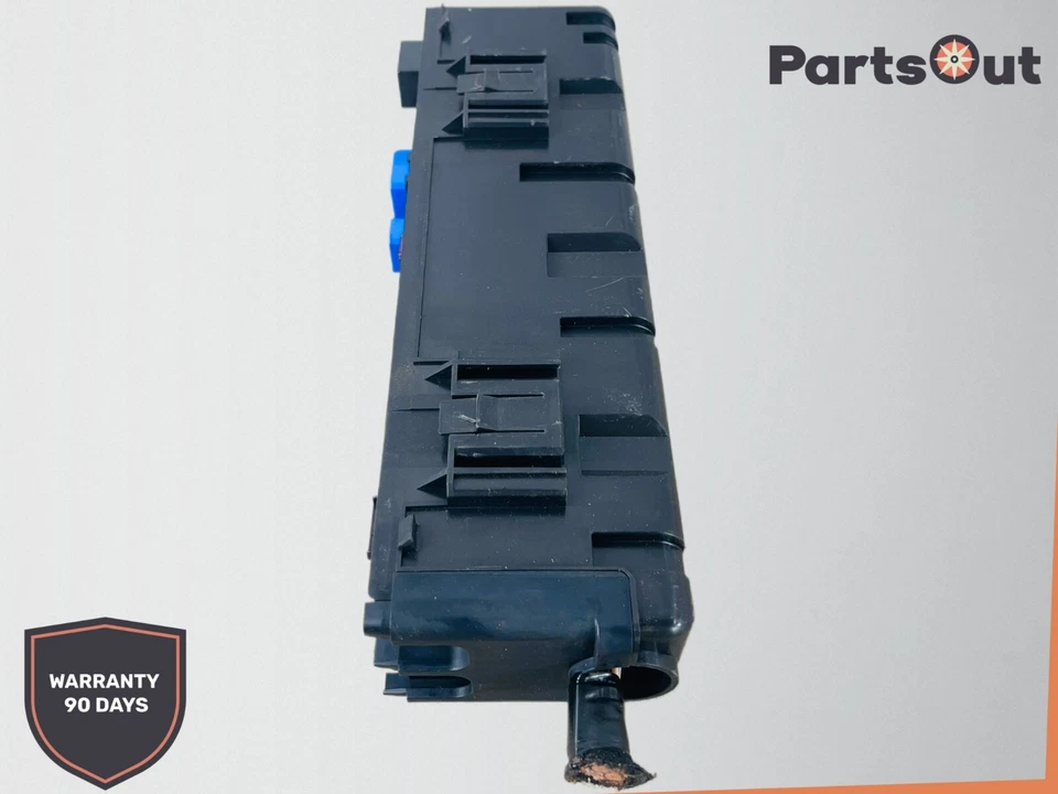 2011-2013 INFINITI M35H M37 M56 UNDER THE HOOD RELAY MODULE FUSE BOX OEM - Image 4 of 4