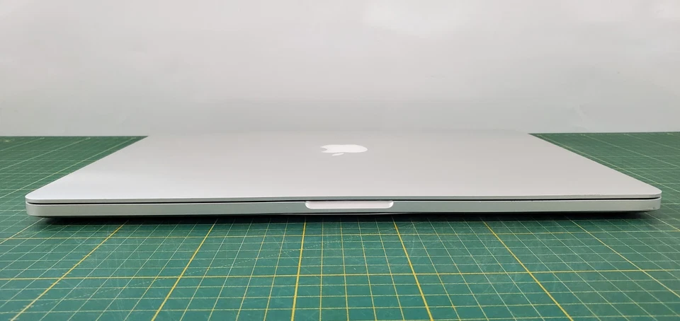 Apple MacBook Pro A1398 (Retina 15" mid 2015) i7, 16GB / 512GB, R9 M370X _2.64_2 - Bild 3 von 4