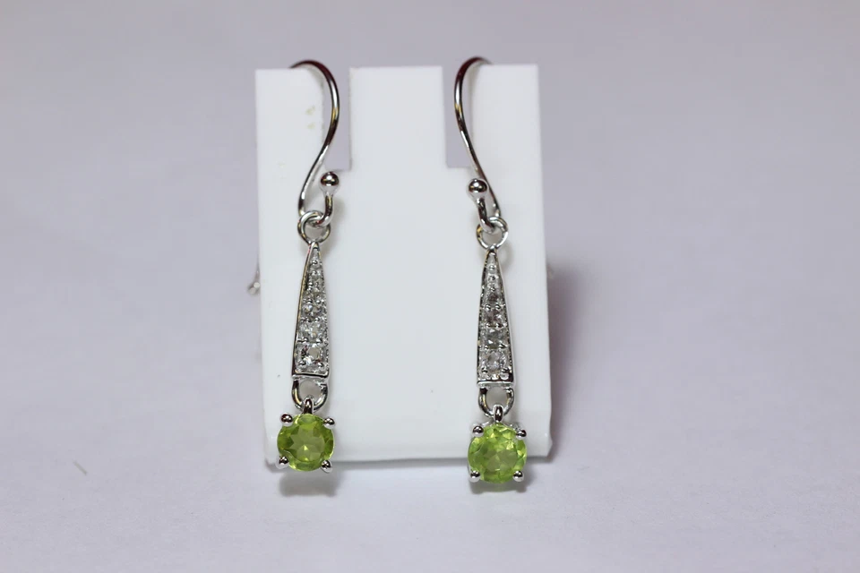 Eleganti Orecchini In Peridoto E Topazio Bianco Da 0,95 Carati In Argento 925 - Immagine 2 di 4