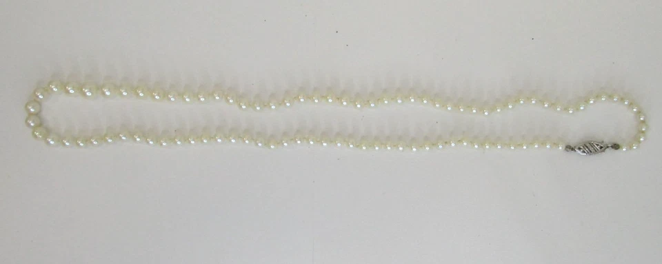 Collar de perlas graduadas vintage de oro blanco de 10k de 3,5 mm a 6,5 mm años 60 perlas Akoya Foto 2 de 4