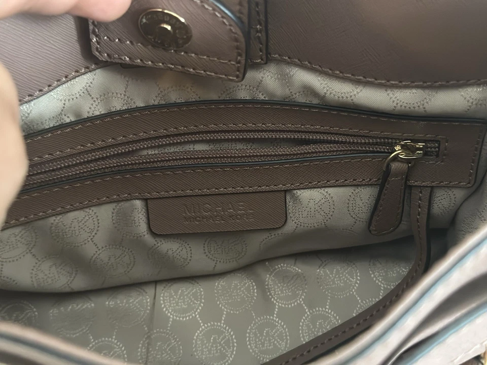 Michael Kors  Travel  Dusty Pink  Leather Tote Bag - Image 4 of 4