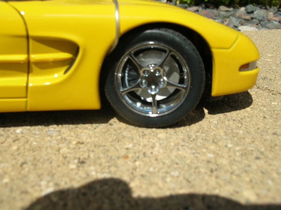 UT C5 Corvette Convertible w/ Door Spears and Chrome Thin Spoke wheel package. - Image 4 of 4