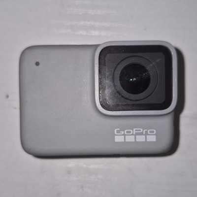 GoPro HERO7 White Action Camera 10MP Waterproof USB-C 2in Screen White