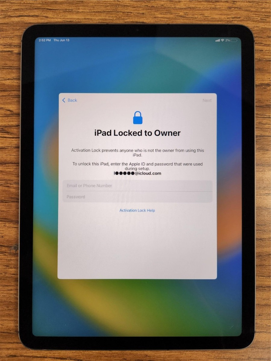 As Is Apple iPad Air 4th Gen 10.9'' 256GB A2324 Wi-Fi+Data Space