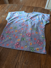 Med White Cross Butterfly Floral Flowers Short Sleeve VNeck Scrub Top Shirt Vet