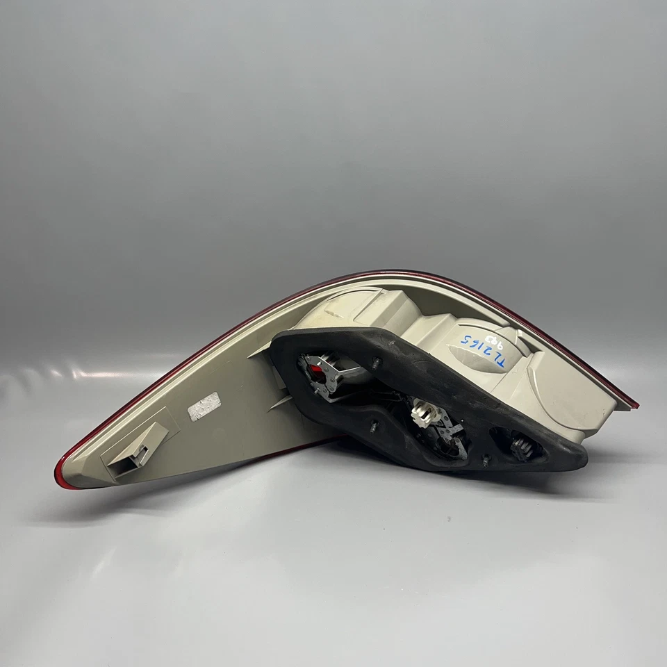 MERCEDES BENZ R500 尾灯右乘客 2006 2007 2008 2009 A2518200464 — 第 3/4 张图片