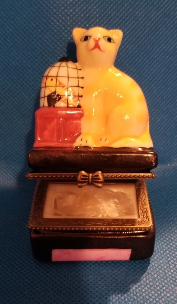 Vintage Cat & Bird Cage Luggage Trinket Box with Yellow Bird AG27