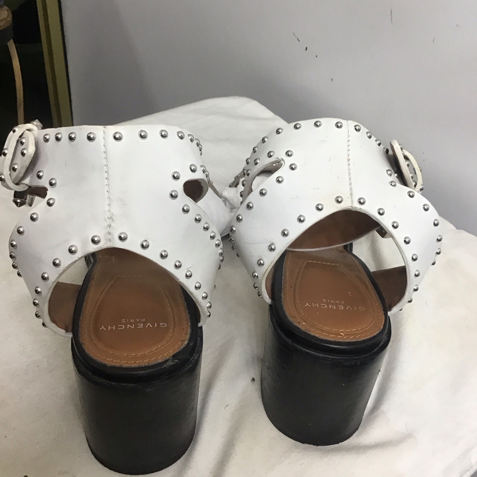 givenchy Shoe Women’s Sandals Snake Strap White Stud Ankle Strap Size 37 thumbnail 11